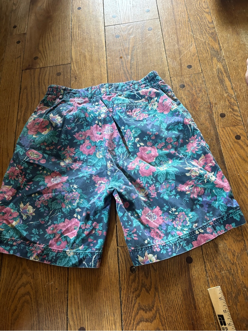 Vintage HKA Design Floral Cotton pleated Shorts - Navy with Pink Floral Print - Picture 7 of 9